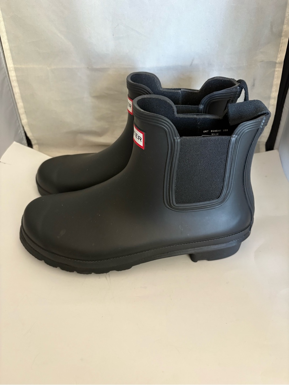 Hunter Chelsea style waterproof ankle rain boot 9 - Picture 3 of 8